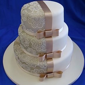 contrast wedding cake
