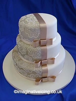 Contrast Stacked Wedding Cake