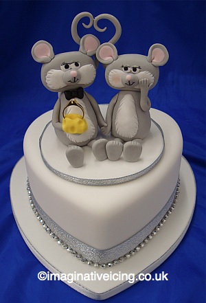 Engagement Mice Heart Cake